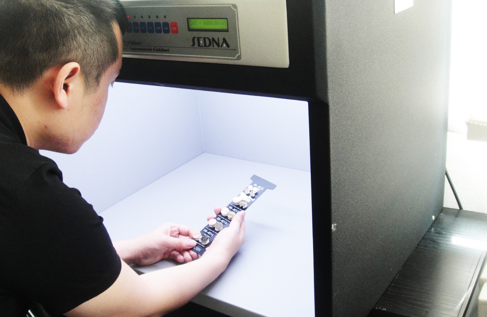 Primotex quality control color assessment cabinet